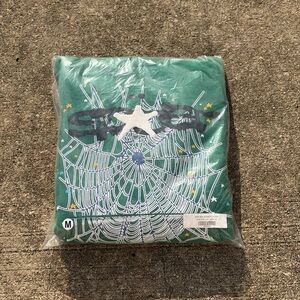 SP5DER Green Graphic Sweatshirt with Star & Web Design